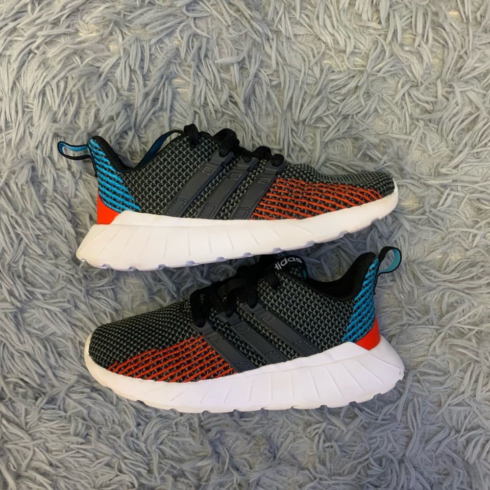 Adidas questar flow kids running shoes